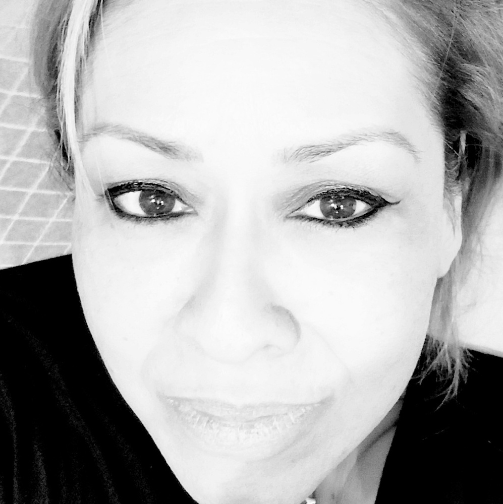 Meet your Posher, Iris